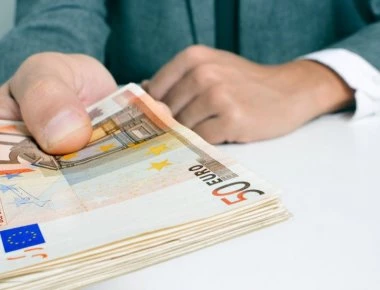 Πόσο θα αυξηθεί ο κατώτατος μισθός